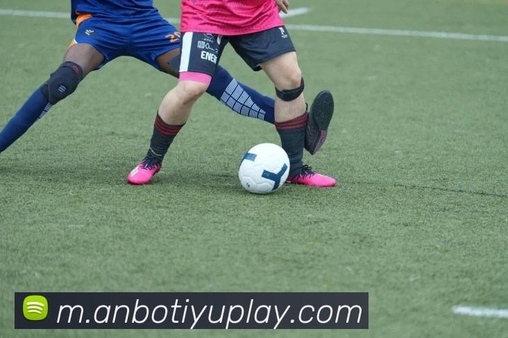 弗里克确认坎塞洛能出战桑坦德竞技强调哈维阿隆索离任与自己无关